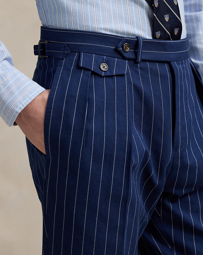 Calça de terno plissada com listras e cordas