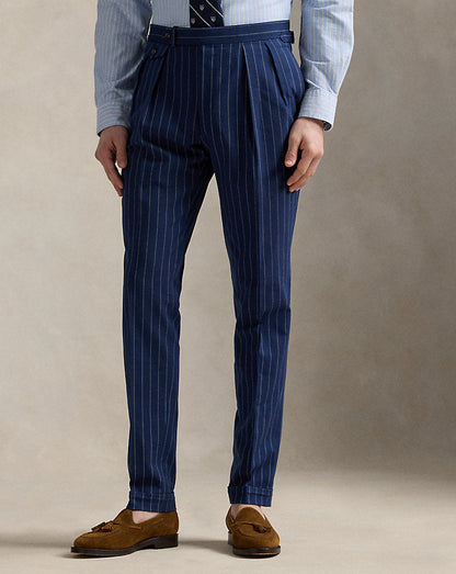 Calça de terno plissada com listras e cordas