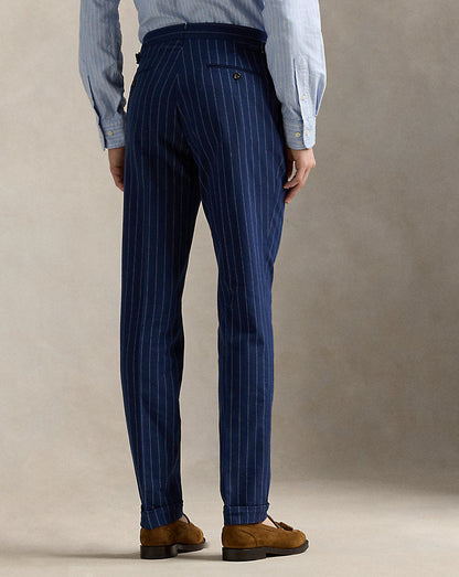 Calça de terno plissada com listras e cordas